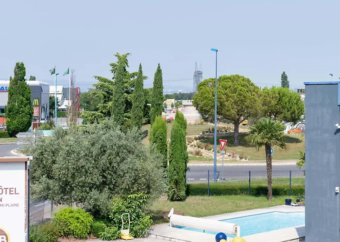 B&B Hotel Lyon Saint-Bonnet Mi-Plaine